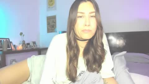 Snapshot of jeinsssgreys chatting on 09.22.25 Greys online show from 09.22.25