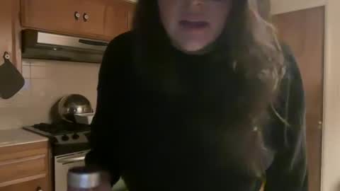 Snapshot of jellybeanin chatting on 12.28.24 Jelli online show from 12.28.24