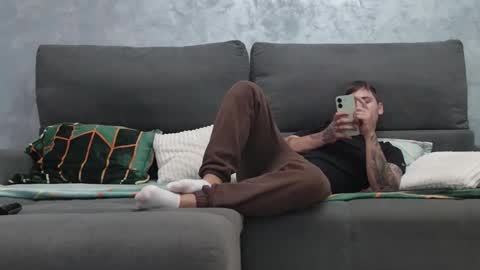 Snapshot of jelonym_asg2123 chatting on 11.10.25 jelonym_asg2123 online show from 11.10.25