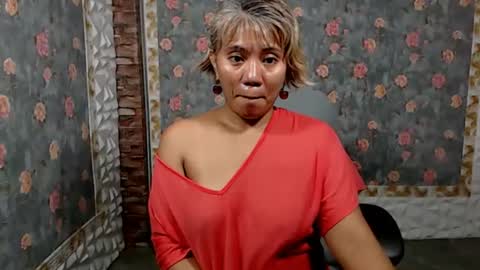 Snapshot of jemm36 chatting on 12.24.24 Jem online show from 12.24.24