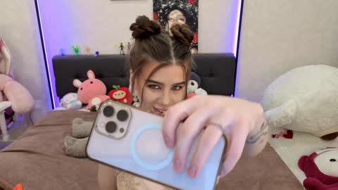 Dolly online show from 10.04.25