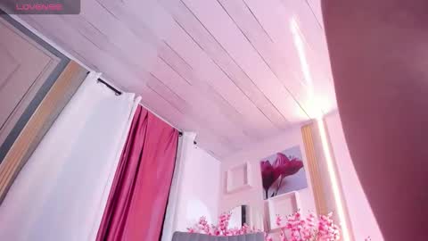 Angie online show from 10.04.25