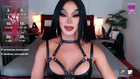 Snapshot of jenifers_body chatting on 04.27.26 Queen Jenifer online show from 04.27.26
