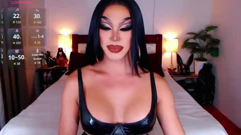 Snapshot of jenifers_body chatting on 04.30.26 Queen Jenifer online show from 04.30.26