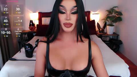 Snapshot of jenifers_body chatting on 05.09.26 Queen Jenifer online show from 05.09.26