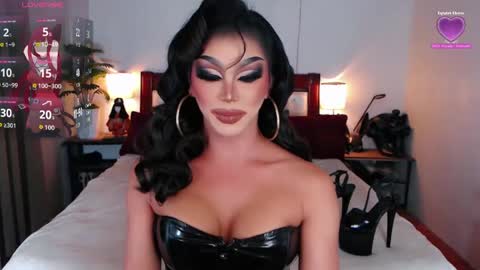 Snapshot of jenifers_body chatting on 05.24.26 Queen Jenifer online show from 05.24.26