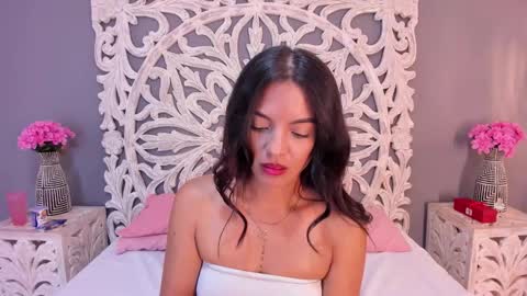 Snapshot of jenifferlopez_ chatting on 10.07.25 Samanta online show from 10.07.25