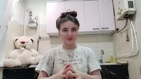 Snapshot of jeniffervaneck chatting on 12.15.25 Jeniffer online show from 12.15.25