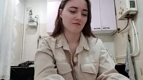 Snapshot of jeniffervaneck chatting on 12.16.25 Jeniffer online show from 12.16.25