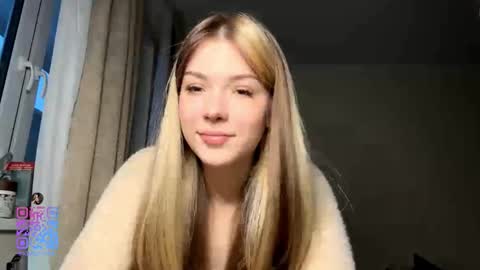 Hey EveryoneIm Kimi  Glad to see you in my room We almost hit 10 Thumb up in one day   online show from 02.01.26