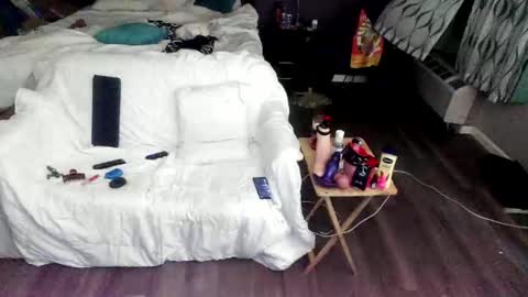 Jenna Cross online show from 01.08.26