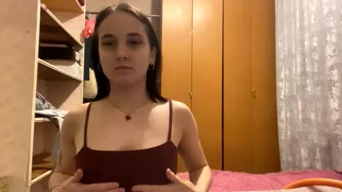 Snapshot of jennaglandon chatting on 11.19.25 Mia online show from 11.19.25