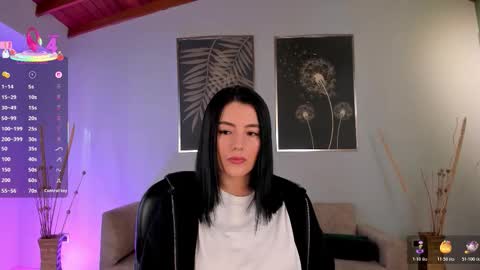 Snapshot of jennaolson chatting on 11.17.25 Jenna Olson online show from 11.17.25