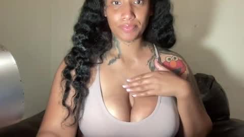 Snapshot of jenni_cash chatting on 07.12.26 Mistress Jenni online show from 07.12.26