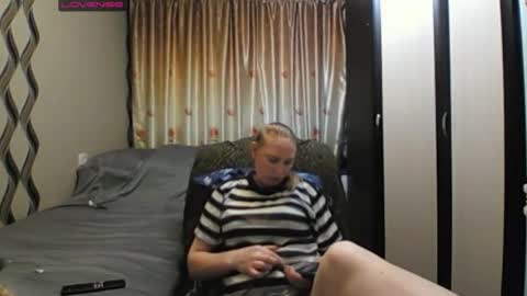 JenniDeep online show from 04.19.26