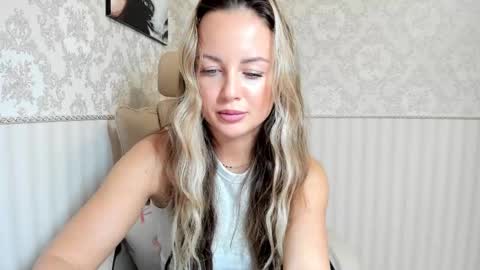 Snapshot of jennifer838 chatting on 10.31.25 Jennifer online show from 10.31.25