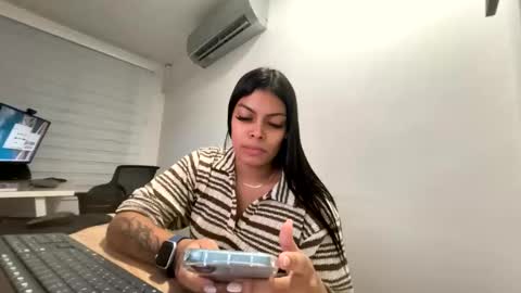 Jenn 3 online show from 10.30.25