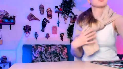 Snapshot of jennifergraces chatting on 05.26.26 Jennifer online show from 05.26.26