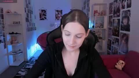 jenniferkiim online show from 01.08.26