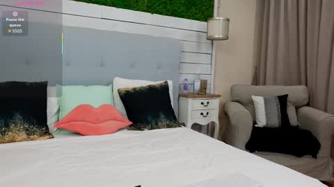 JenniferLovve online show from 09.12.25