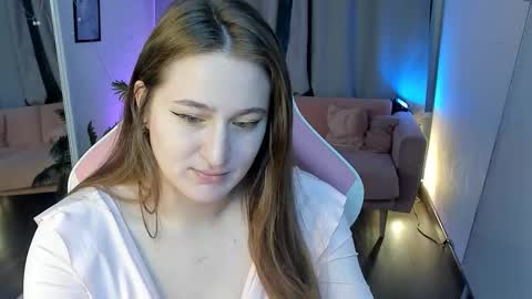 jenniferrbell online show from 12.04.25