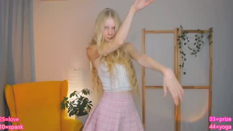 Snapshot of jenny_ames chatting on 12.05.24 Jenny  online show from 12.05.24