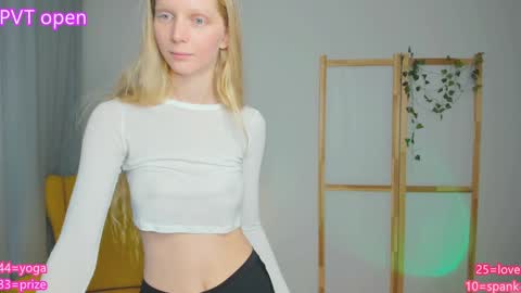 Snapshot of jenny_ames chatting on 12.11.24 Jenny  online show from 12.11.24