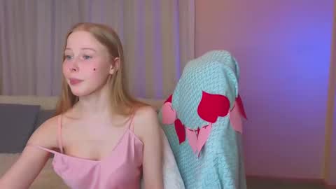 Snapshot of jenny_angelok chatting on 02.21.25 Next broadcast on December 05 subject to change  online show from 02.21.25