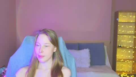Snapshot of jenny_angelok chatting on 05.10.26 Next broadcast on December 05 subject to change online show from 05.10.26