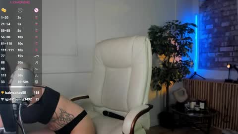 Snapshot of jenny_harringtons chatting on 04.23.26 jenny_harringtons online show from 04.23.26