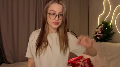 Lora online show from 01.12.26