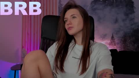 Snapshot of jennydens chatting on 01.21.25 Jenny NO Nude online show from 01.21.25