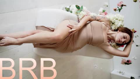 Snapshot of jennydens chatting on 09.28.25 Jenny NO Nude online show from 09.28.25