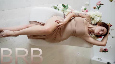 Snapshot of jennydens chatting on 10.14.25 Jenny NO Nude online show from 10.14.25