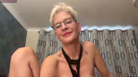 JennyHazel online show from 11.07.25