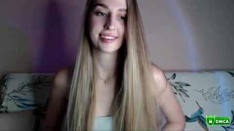Snapshot of jennyjansen chatting on 12.19.25 The Flower Power Models online show from 12.19.25