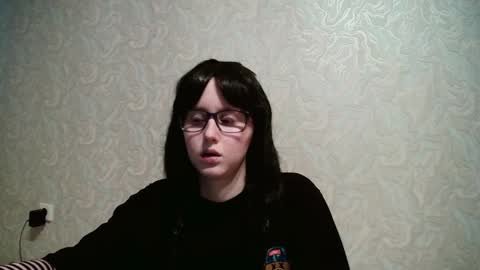 Snapshot of jennyolset chatting on 03.10.25 JennyOlset online show from 03.10.25
