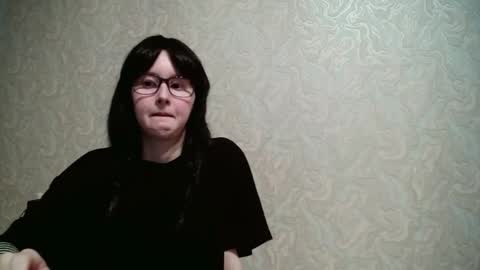 Snapshot of jennyolset chatting on 10.26.25 JennyOlset online show from 10.26.25