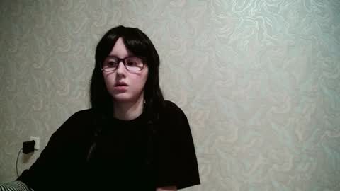 Snapshot of jennyolset chatting on 10.27.25 JennyOlset online show from 10.27.25