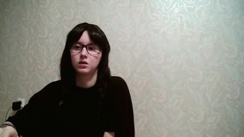 Snapshot of jennyolset chatting on 12.15.25 JennyOlset online show from 12.15.25