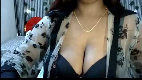 Snapshot of jennysinghaniya chatting on 12.29.24 jenny online show from 12.29.24