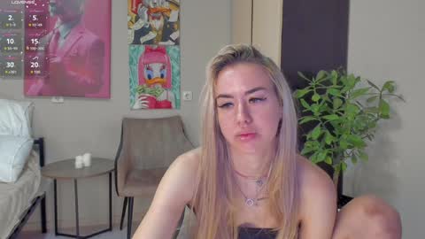 Snapshot of jeremayalove chatting on 12.07.24 Hi hi We are Jessie and Betti online show from 12.07.24