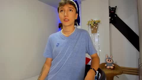 jero independent model online show from 12.04.25