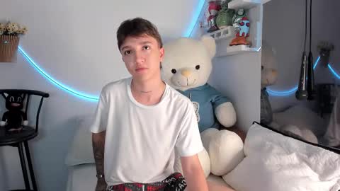 jero independent model online show from 03.19.26