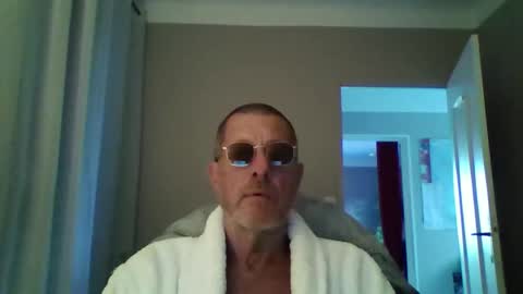 Snapshot of jerflor chatting on 09.24.25 jerflor online show from 09.24.25