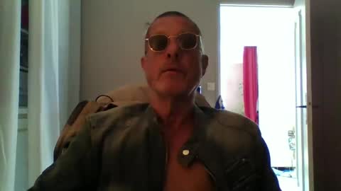 Snapshot of jerflor chatting on 10.01.25 jerflor online show from 10.01.25