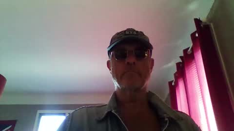 Snapshot of jerflor chatting on 04.21.26 jerflor online show from 04.21.26