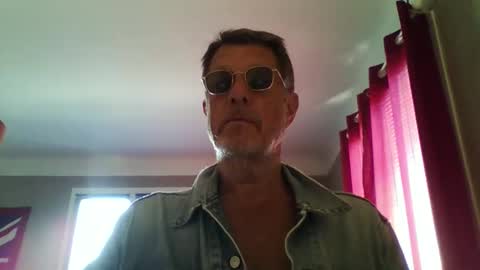 Snapshot of jerflor chatting on 04.23.26 jerflor online show from 04.23.26