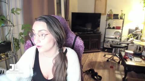 Snapshot of jerilynn chatting on 02.25.25 Jeri Lynn online show from 02.25.25