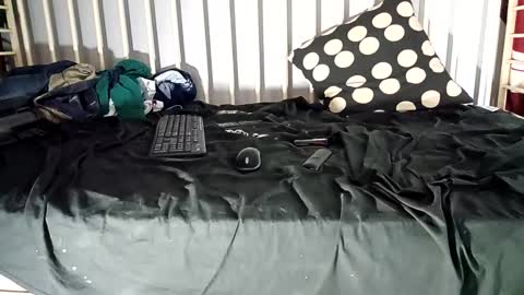 Snapshot of jerkl0ve chatting on 01.11.25 jerkl0ve online show from 01.11.25